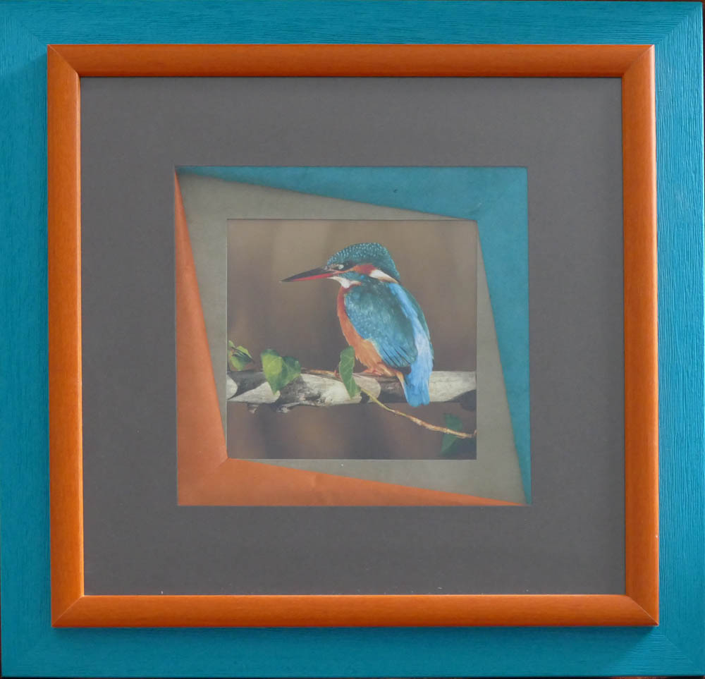 Technique : biseau perroquet. Taille : 31 × 31 cm.
