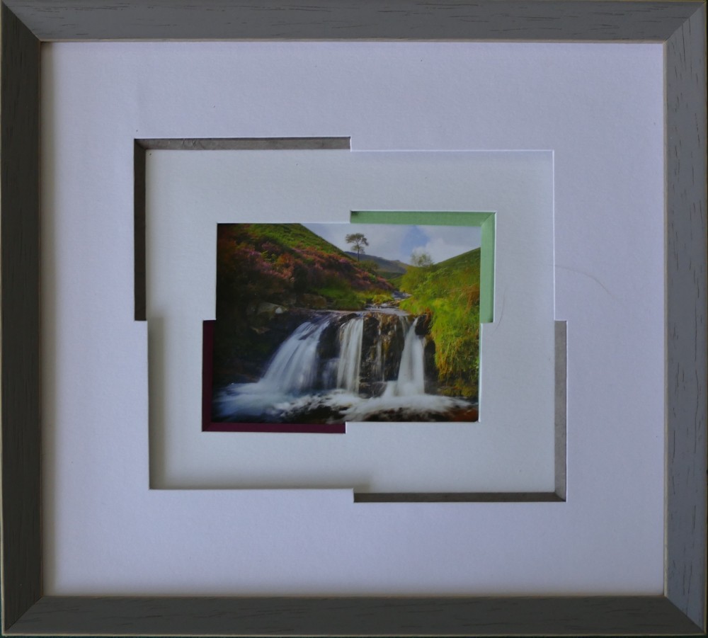 Technique : biseau oscar. Taille : 21,5 × 24	cm.