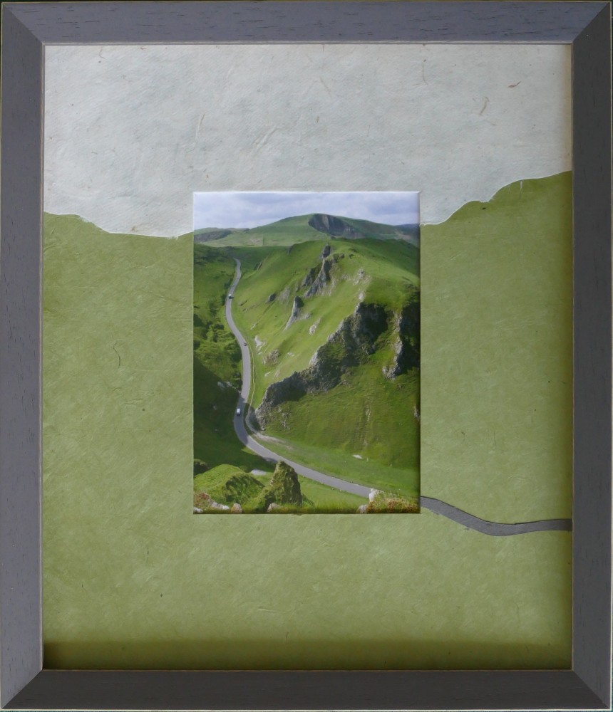 Technique : passe-partout qui prolonge l'image. Taille : 21,5 × 24 cm.